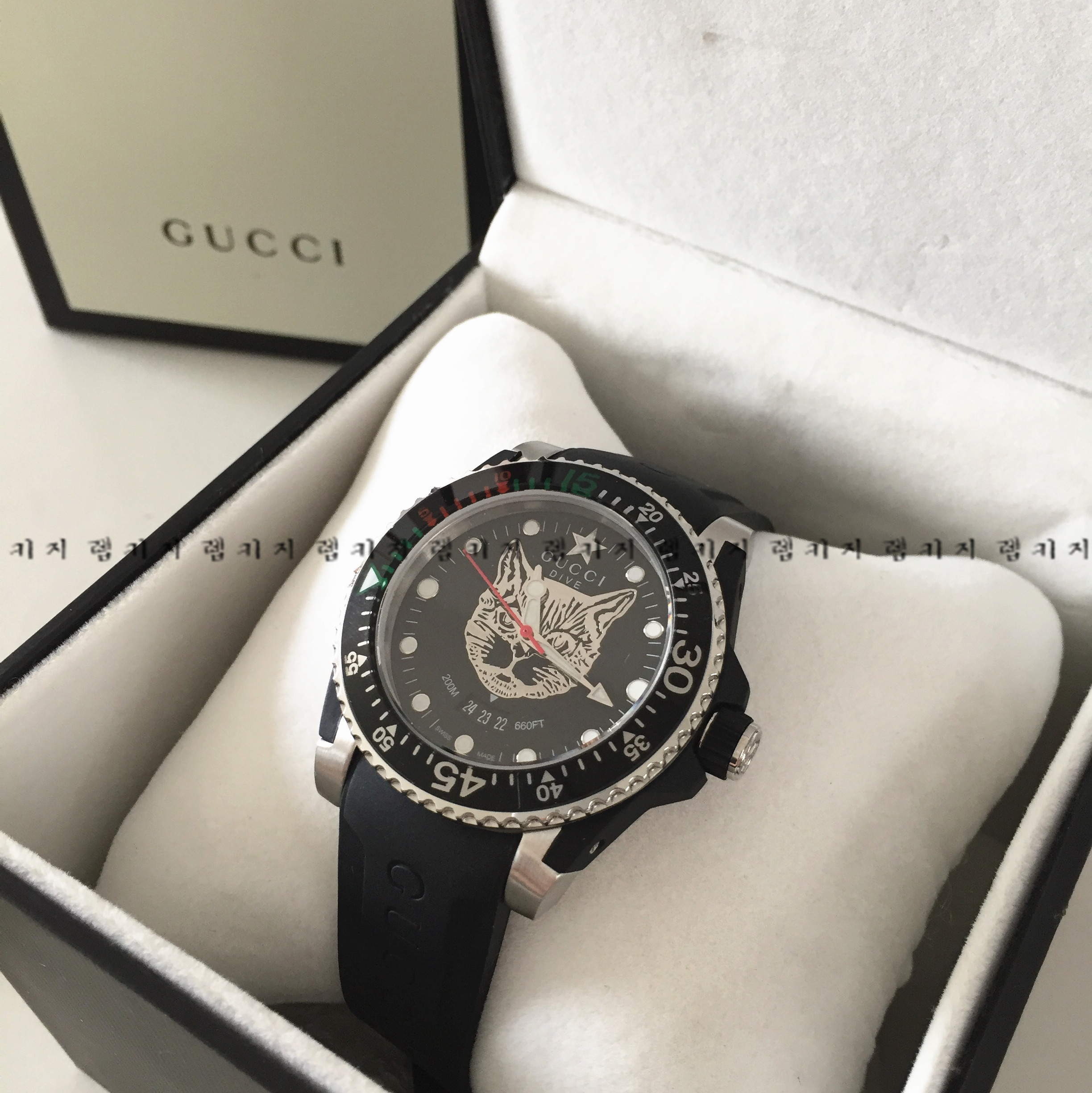 구찌 다이브 캣 러버 우레탄 시계 + 메탈스트랩